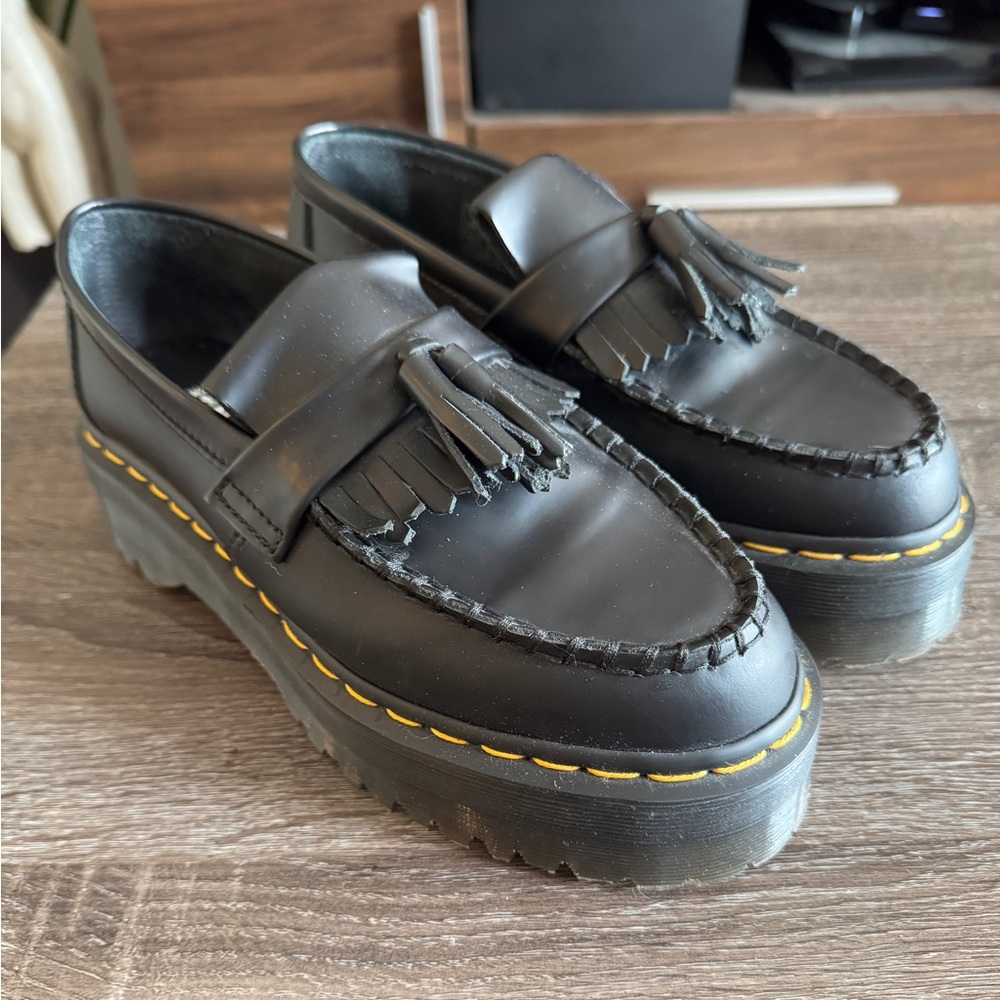 NWOB - DR. MARTENS ADRIAN PLATFORM TASSEL LOAFER - W Size 8, M Size 7, UK 6